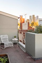 https://images.listonce.com.au/custom/160x/listings/4100-110-curzon-street-north-melbourne-vic-3051/379/01691379_img_12.jpg?Xx0dij90YII
