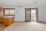 https://images.listonce.com.au/custom/160x/listings/4106-clayton-street-golden-point-vic-3350/405/01839405_img_06.jpg?2-jaDZFp1YE
