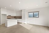 https://images.listonce.com.au/custom/160x/listings/411-caroline-street-kilsyth-vic-3137/374/01975374_img_08.jpg?i9rL-ftrAWY