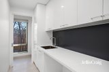 https://images.listonce.com.au/custom/160x/listings/41127-main-road-eltham-vic-3095/608/01934608_img_02.jpg?FLrFKSraJmI