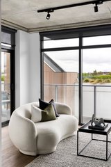 https://images.listonce.com.au/custom/160x/listings/41177-hobsons-road-kensington-vic-3031/966/01909966_img_07.jpg?vV6E018UDYw