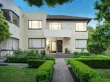 https://images.listonce.com.au/custom/160x/listings/41251-burke-road-kew-vic-3101/339/00974339_img_01.jpg?VovM9Lyl3O4