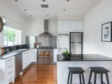 https://images.listonce.com.au/custom/160x/listings/41251-burke-road-kew-vic-3101/339/00974339_img_04.jpg?NYlF2ZPG2zU