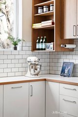 https://images.listonce.com.au/custom/160x/listings/414-the-esplanade-clifton-hill-vic-3068/379/01927379_img_10.jpg?-Ati2BwtPvw