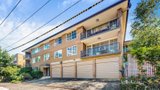 https://images.listonce.com.au/custom/160x/listings/416-tintern-avenue-toorak-vic-3142/406/01820406_img_07.jpg?0rflhUXFUKI