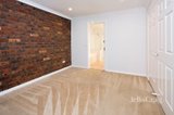 https://images.listonce.com.au/custom/160x/listings/417-batman-road-eltham-vic-3095/020/01904020_img_07.jpg?VDM3_q1Jn18