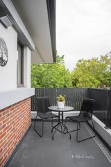 https://images.listonce.com.au/custom/160x/listings/417-lisson-grove-hawthorn-vic-3122/821/01142821_img_14.jpg?14bz0qv4jkg