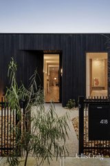 https://images.listonce.com.au/custom/160x/listings/418-clarke-street-northcote-vic-3070/391/01950391_img_02.jpg?h5V6sH_7Tfo