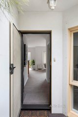 https://images.listonce.com.au/custom/160x/listings/4198-station-street-fairfield-vic-3078/106/01701106_img_04.jpg?3dNZseXLZ9M