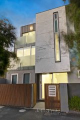 https://images.listonce.com.au/custom/160x/listings/4199-barkly-street-brunswick-vic-3056/586/01618586_img_04.jpg?1aSheuEhskA