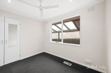 https://images.listonce.com.au/custom/160x/listings/42-autumn-grove-mooroolbark-vic-3138/771/01870771_img_07.jpg?saDSieX9rZ8