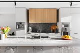 https://images.listonce.com.au/custom/160x/listings/42-bell-street-richmond-vic-3121/983/01796983_img_05.jpg?DEBDXJbR14Q