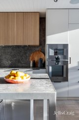 https://images.listonce.com.au/custom/160x/listings/42-bell-street-richmond-vic-3121/983/01796983_img_17.jpg?CS6vHJxkVj4