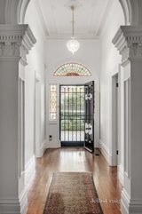 https://images.listonce.com.au/custom/160x/listings/42-broadway-camberwell-vic-3124/112/01266112_img_06.jpg?MI4jOMDMm5k