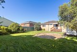 https://images.listonce.com.au/custom/160x/listings/42-caroline-cres-blackburn-north-vic-3130/724/01928724_img_01.jpg?1DFVhr4JCxE