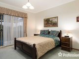 https://images.listonce.com.au/custom/160x/listings/42-clearwater-drive-lilydale-vic-3140/498/01526498_img_07.jpg?OHM_6XaYguI