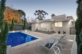 https://images.listonce.com.au/custom/160x/listings/42-davis-street-kew-vic-3101/589/01366589_img_02.jpg?xogm7QhG_-k