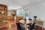 https://images.listonce.com.au/custom/160x/listings/42-davis-street-kew-vic-3101/589/01366589_img_17.jpg?KvTncrNSio4