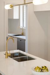 https://images.listonce.com.au/custom/160x/listings/42-harrison-street-mitcham-vic-3132/131/01986131_img_08.jpg?Y4bEADpupZM