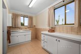 https://images.listonce.com.au/custom/160x/listings/42-hillcrest-court-chadstone-vic-3148/940/01476940_img_09.jpg?gxW51hH5DN4