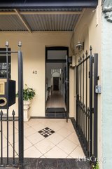 https://images.listonce.com.au/custom/160x/listings/42-hotham-street-collingwood-vic-3066/823/01969823_img_02.jpg?_h0pE-U_V3E
