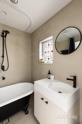 https://images.listonce.com.au/custom/160x/listings/42-hotham-street-collingwood-vic-3066/823/01969823_img_13.jpg?iSY5RBiwOAk