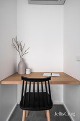 https://images.listonce.com.au/custom/160x/listings/42-liddesdale-grove-eltham-north-vic-3095/578/01814578_img_20.jpg?YUlShFIOiwA