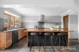 https://images.listonce.com.au/custom/160x/listings/42-lynnbrae-avenue-hurstbridge-vic-3099/499/01740499_img_03.jpg?MGbav_OsSO0