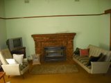 https://images.listonce.com.au/custom/160x/listings/42-mcgrath-street-castlemaine-vic-3450/256/00616256_img_03.jpg?jaw_Gyi0Sls