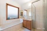 https://images.listonce.com.au/custom/160x/listings/42-newlands-crescent-doncaster-east-vic-3109/010/01991010_img_08.jpg?A2pDYFrT_VY