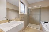 https://images.listonce.com.au/custom/160x/listings/42-panoramic-grove-glen-waverley-vic-3150/672/01929672_img_03.jpg?_OqseOv-GNU