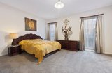 https://images.listonce.com.au/custom/160x/listings/42-panoramic-grove-glen-waverley-vic-3150/672/01929672_img_04.jpg?E8uw6sEvIOg