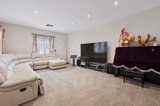 https://images.listonce.com.au/custom/160x/listings/42-panoramic-grove-glen-waverley-vic-3150/672/01929672_img_05.jpg?HwH4MGOtxg0