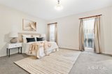 https://images.listonce.com.au/custom/160x/listings/42-panoramic-grove-glen-waverley-vic-3150/947/01947947_img_21.jpg?bpUodKNA4KA