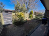 https://images.listonce.com.au/custom/160x/listings/42-pyke-street-woodend-vic-3442/072/01578072_img_07.jpg?tJnMPKQmAK0