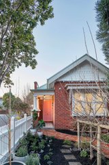 https://images.listonce.com.au/custom/160x/listings/42-south-crescent-northcote-vic-3070/839/01565839_img_02.jpg?e0Pvf4YzMPE