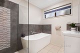 https://images.listonce.com.au/custom/160x/listings/42-tortice-drive-ringwood-north-vic-3134/491/01737491_img_08.jpg?ORmOPltgJ-4