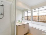 https://images.listonce.com.au/custom/160x/listings/42-tristania-drive-point-cook-vic-3030/876/01612876_img_04.jpg?mm_Hh9-PupM