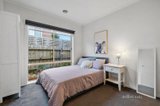 https://images.listonce.com.au/custom/160x/listings/42-weber-drive-mornington-vic-3931/920/01573920_img_10.jpg?USG9M7_qBto