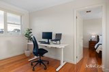 https://images.listonce.com.au/custom/160x/listings/42-windsor-avenue-mckinnon-vic-3204/912/01977912_img_12.jpg?MCJJAOn944I
