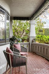https://images.listonce.com.au/custom/160x/listings/420-wattletree-road-malvern-east-vic-3145/018/01933018_img_12.jpg?sViJlAqW0rk
