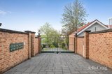 https://images.listonce.com.au/custom/160x/listings/421-25-cambridge-road-mooroolbark-vic-3138/738/01812738_img_13.jpg?eQZbMl4xWSE