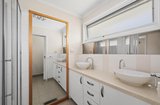 https://images.listonce.com.au/custom/160x/listings/421-britton-road-seville-vic-3139/795/01816795_img_10.jpg?Acg8_hsSZsY