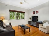 https://images.listonce.com.au/custom/160x/listings/423-pine-avenue-elwood-vic-3184/992/01794992_img_03.jpg?oW47zo-2sHY