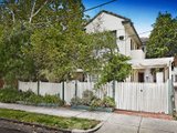 https://images.listonce.com.au/custom/160x/listings/423-pine-avenue-elwood-vic-3184/992/01794992_img_04.jpg?fwiyb2l4HHE
