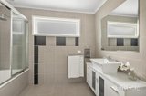 https://images.listonce.com.au/custom/160x/listings/424-shepherd-street-surrey-hills-vic-3127/694/01808694_img_09.jpg?oBtbcM4KKsA