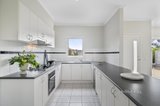 https://images.listonce.com.au/custom/160x/listings/424-tulloch-grove-glen-waverley-vic-3150/735/01700735_img_06.jpg?qjDk0zhBovw
