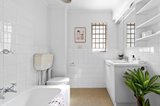 https://images.listonce.com.au/custom/160x/listings/4246-albert-st-east-melbourne-vic-3002/625/01680625_img_07.jpg?Jji8pK3t27c