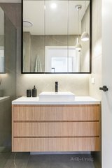 https://images.listonce.com.au/custom/160x/listings/4257-gillies-street-fairfield-vic-3078/160/00690160_img_10.jpg?zU7p6yob0HU