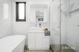 https://images.listonce.com.au/custom/160x/listings/426-glenauburn-road-lower-plenty-vic-3093/194/01781194_img_11.jpg?3OeAKtQ3Vas